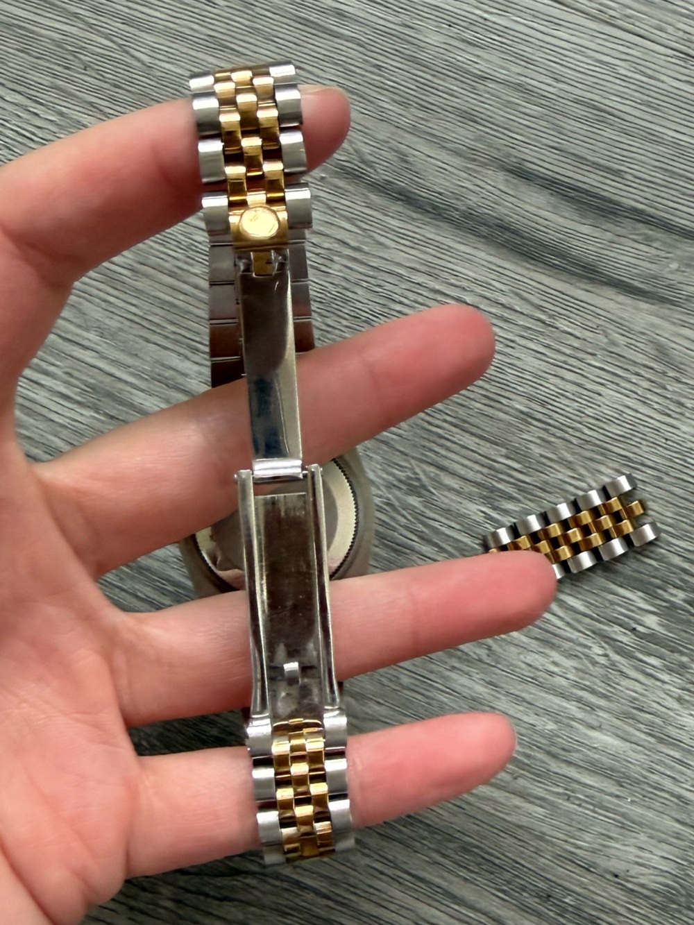 Seiko 32mm two tone day date - Picture 3 of 4